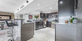 7940 E Camelback Road Gallery 13
