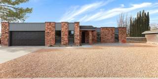 Beautiful East side House 3 bed-2 bath 79928 Gallery 1