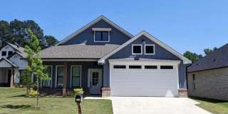 1692 Alamo Crossing Gallery 1