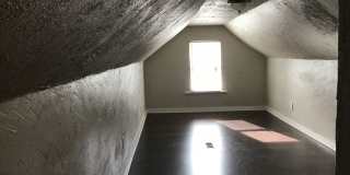 Single Family Home 3 beds 2 full bath Available Now! Gallery 15