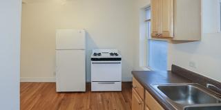 3521-29 1/2 N Broadway Gallery 31