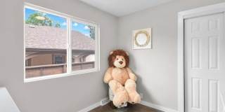 4884 West Gill Place Gallery 18