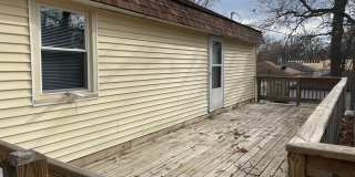 HUGE 3 Bed/2 Bath Home with your own private workshop + oversized garage Gallery 3