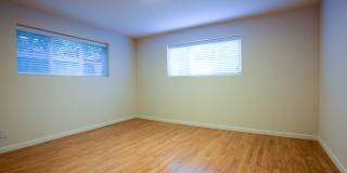 Beautiful 4 bedroom plus office home in Ballard Gallery 16