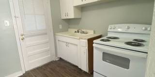 Cottage Home in Seminole Manor Gallery 9