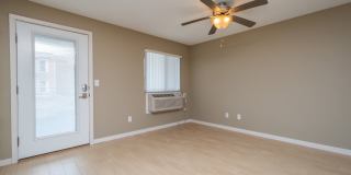 203 1/2 6th St Gallery 4