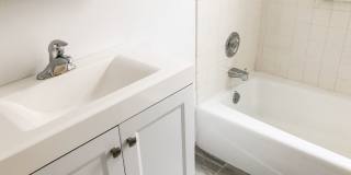 1478-80 W Byron St Gallery 25