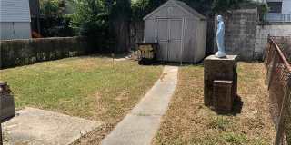 1510 Saint Anthony Street Gallery 32