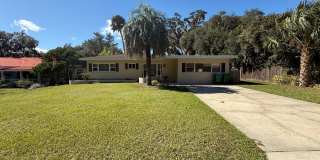 Updated 3BR/2BA Home in Dunnellon – Furnished Option  Extra Storage Gallery 1