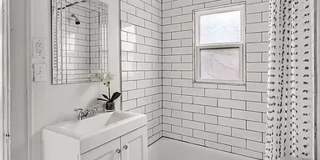 2-Bedroom 2-Bath 1930's Tudor Close to Paseo District Gallery 13