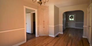 4 bed/3.5 bath, half acre lot, 100 yards from Memorial Stadium! Gallery 5