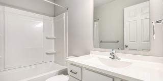 934 Maple Avenue Gallery 22