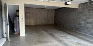 Tri level 2 bed, 2.5 bath Condo! Lakeridge School District. Gallery 19
