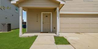 Beautiful 4-Bedroom Home with Golf & Clubhouse Access Gallery 6