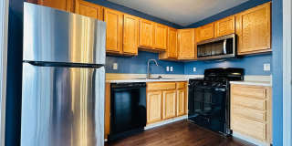 End-Unit 3BR Townhome Minutes to NCSU, Downtown & Crossroads Gallery 10