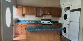 Spacious 5 Bedroom, 2 Bath available for the 2026 - 2027 school year - **The price is for whole unit, not per bedroom** Gallery 1