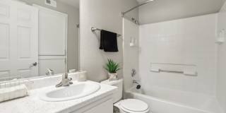 Sedona at Lone Mountain Apartments Gallery 28