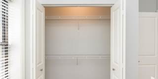 2107 N Sedgwick St Gallery 5