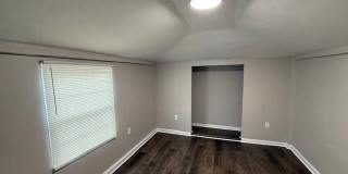 9551 16th Bay Street Gallery 11