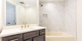 Modern Downtown Memphis Condo with Prime Location Gallery 12