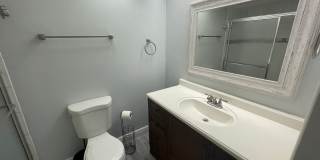 3 Bedroom 2.5 Bathroom Townhome located in Pelican Bay Gallery 22