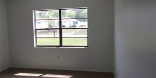 Adorable 3 Bedroom Home with Large Lanai Gallery 13