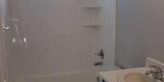 Spacious Springville Townhome Gallery 29