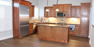 Gorgeous Three Bedroom Home in Windsor Gallery 3