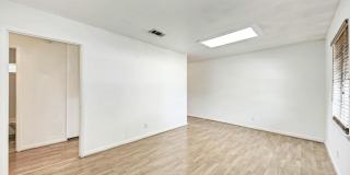 1805 Mohle - A Gallery 4
