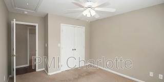 Room in 3 Bedroom Home at S Ridge Ave Gallery 5