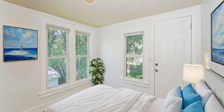 1115 1/2 4th Street NE Gallery 10