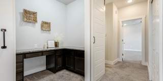 211 Claremont Gallery 7