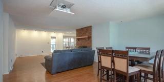 1714 W. Swan Gallery 3