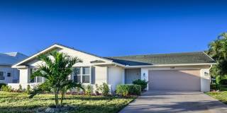 WATERFRONT WITH DOCK  LIFT. TURNKEY FURNISHED- SEASONAL / OFF-SEASON RENTAL Gallery 1