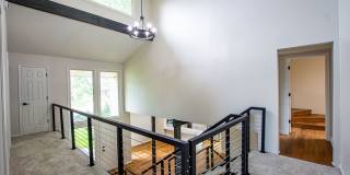 Beautifully Remodeled Modern 5 Bedroom / 3 Bath Home Near Millard North Gallery 24