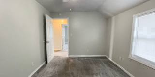 PRELEASING for AUGUST! Close to Campus Gallery 12