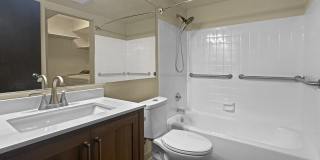 Freshly Updated 2 Bed, 2 Bath Condo for Rent in Denver Gallery 10