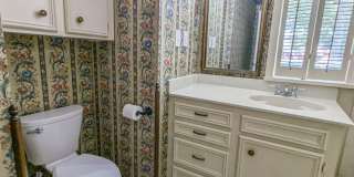 Spacious 4/3 bathroom Home Gallery 11