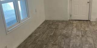Minutes to U of A Duplex Gallery 10