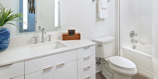 âme at Meridian Hill Gallery 9