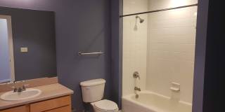 Spacious, beautiful loft with separate bedroom and office for rent in Downtown Atlanta Gallery 14