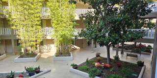 Spacious 2 Bed/2 Bath Condo in the Heart of La Mesa Village offering free COX Cable/WIFI Gallery 1