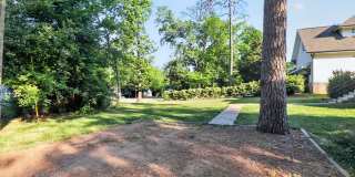 Charming Two Bedroom Duplex in Commonwealth Park! Gallery 16