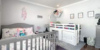 231 N. Broadway Gallery 41