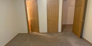 Comfortable 3 Bedroom Home in Hickory Hills Gallery 17