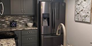 1 bedroom 1 bathroom furnished condo Gallery 6