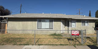 NW Visalia Home with Alley Access Rent Ready! Gallery 3