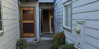 2-Bedroom, 1.5-Bath Townhouse in Santa Rosa ~ Has AC! Gallery 1