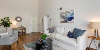Beautiful 1 bed 3rd floor (top) condo in lakeside community in Culver City Gallery 6