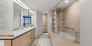 66 Queen Street unit: 1605 Gallery 10